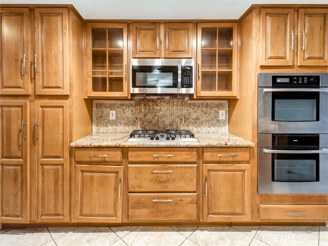 Detail Gallery Image 5 of 39 For 76871 Castle Ct, Palm Desert,  CA 92211 - 4 Beds | 3/1 Baths