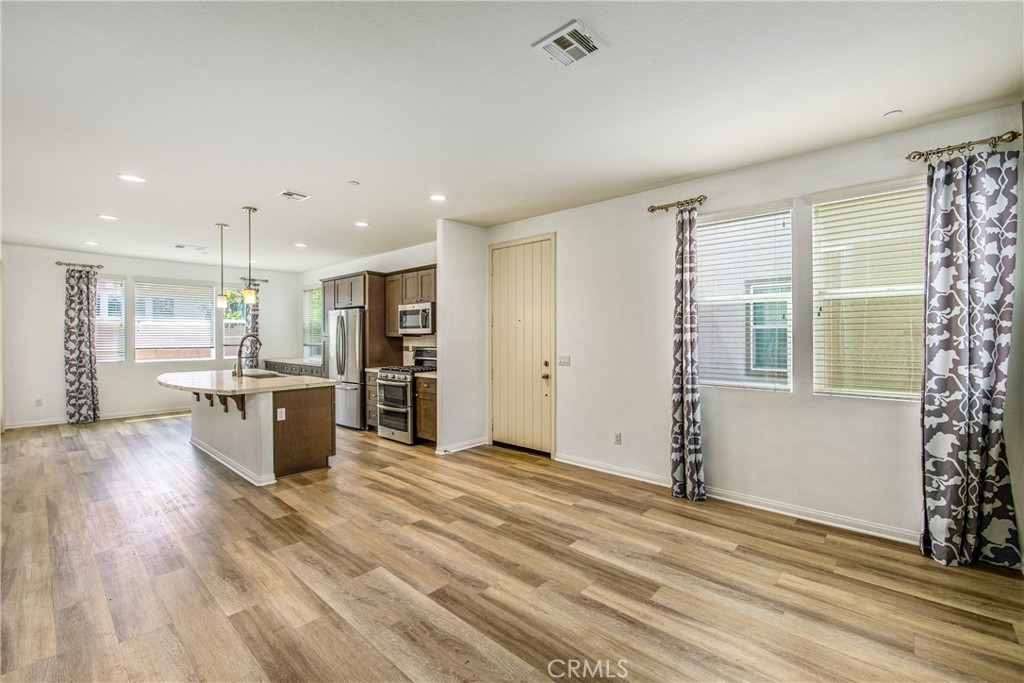 MLS #IV25181064 img 5