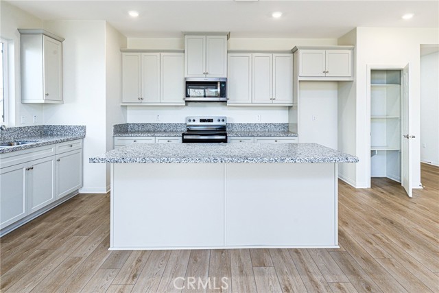 30526 Sierra Linda, Winchester CA: https://media.crmls.org/medias/8683e199-dd45-47d8-9fba-f2fa654e1ddb.jpg