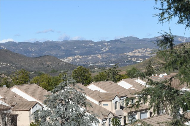 Detail Gallery Image 5 of 28 For 657 Cardinal Ridge Ln #B,  Simi Valley,  CA 93065 - 3 Beds | 2/1 Baths