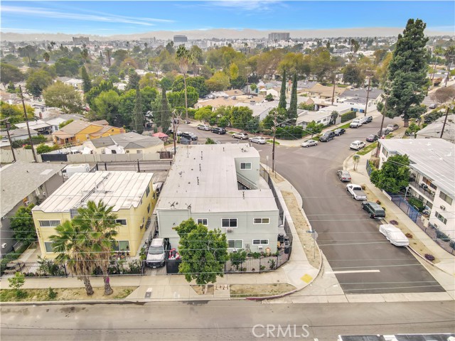 Detail Gallery Image 3 of 7 For 5887 Whitnall, North Hollywood,  CA 91601 - – Beds | – Baths