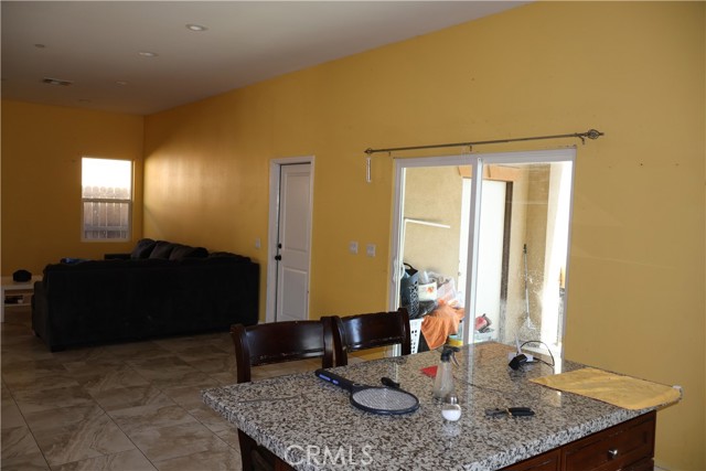 Detail Gallery Image 8 of 15 For 232 W 11th St, Perris,  CA 92570 - 4 Beds | 2/1 Baths