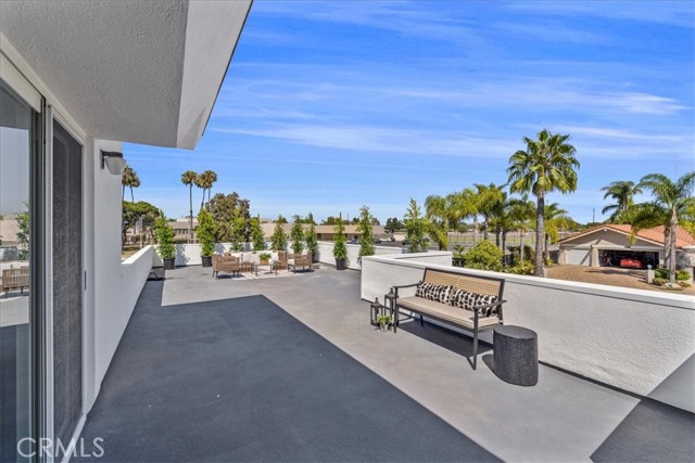 6451 E Shire Way, Long Beach CA: https://media.crmls.org/medias/8686758f-2d63-42a0-ae6e-9ddee82aea22.jpg