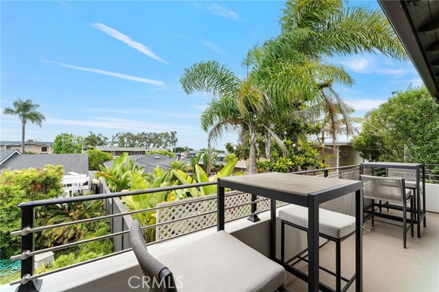 444 Morning Canyon Road, Corona del Mar CA: https://media.crmls.org/medias/8686a37d-052f-4737-bde9-3440d5e4915f.jpg