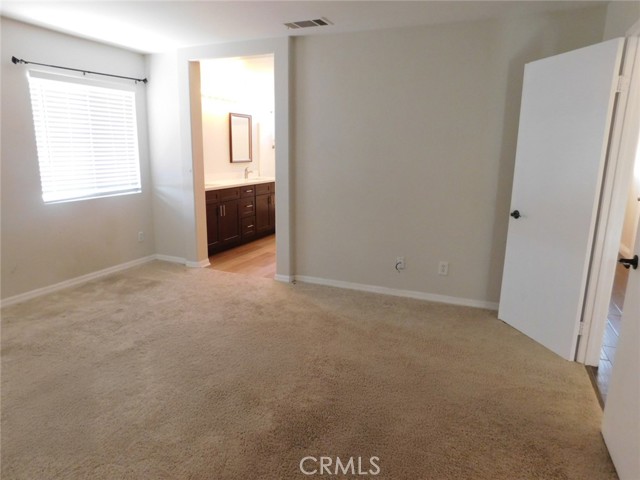 Detail Gallery Image 6 of 12 For 26800 Hanford St, Menifee,  CA 92584 - 5 Beds | 2/1 Baths