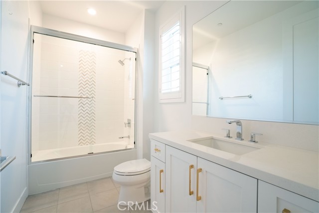 20043 Mersey Lane, Porter Ranch CA: https://media.crmls.org/medias/868718f0-ca4f-4364-b54e-668a729ad241.jpg