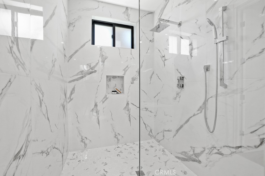 https://media.crmls.org/medias/868720ef-0b47-471d-99bc-66a56dccd23c.jpg?preset=X-Large