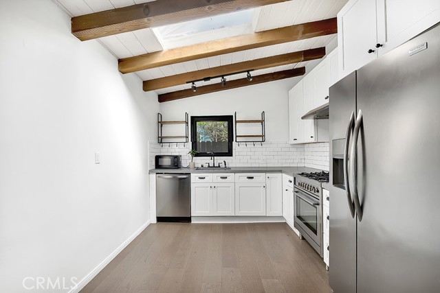 Detail Gallery Image 6 of 21 For 4283 Morro, Woodland Hills,  CA 91364 - 3 Beds | 2 Baths