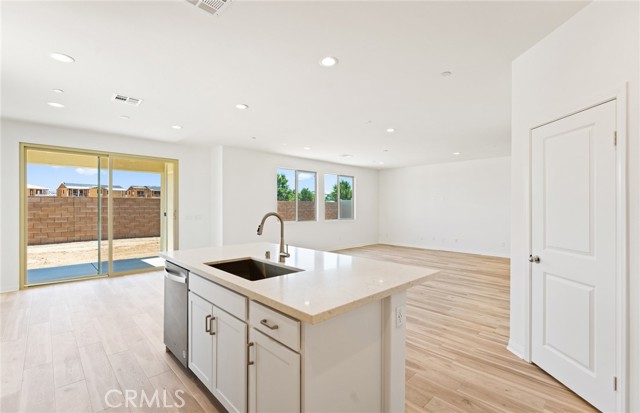 Detail Gallery Image 11 of 26 For 12752 Big Valley Ct, Riverside,  CA 92503 - 3 Beds | 2 Baths