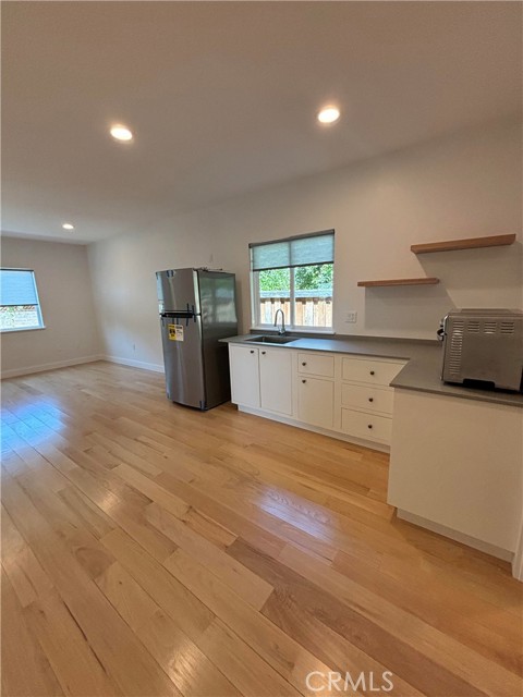 921 Berkeley Avenue, Claremont CA: https://media.crmls.org/medias/868826d5-dd5c-4dfb-9495-4bb99df2ad08.jpg