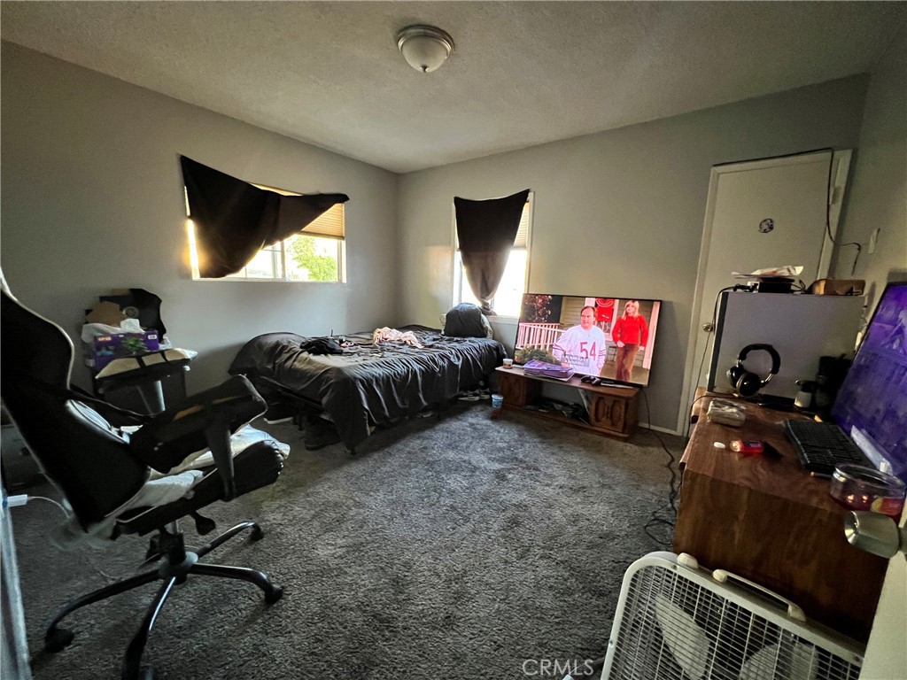 https://media.crmls.org/medias/868845f5-1ca6-4156-bf60-a75becfa4ab5.jpg?preset=X-Large