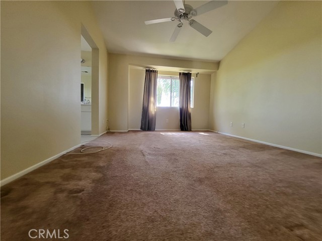 42135 Chestnut Drive, Temecula CA: https://media.crmls.org/medias/8688861b-c475-4169-9395-59f2c93a2e11.jpg