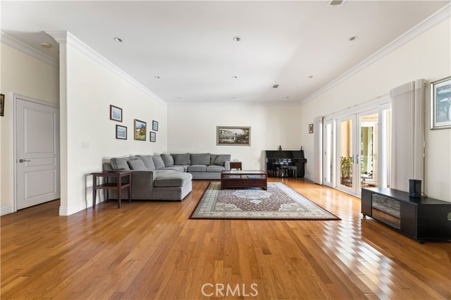 4811 Heaven Avenue, Woodland Hills CA: https://media.crmls.org/medias/8688c725-9ec8-47b4-a7a2-79ff082caf74.jpg