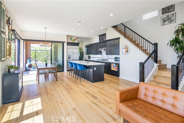 Detail Gallery Image 4 of 27 For 20724 W Beech Cir, Porter Ranch,  CA 91326 - 4 Beds | 3 Baths