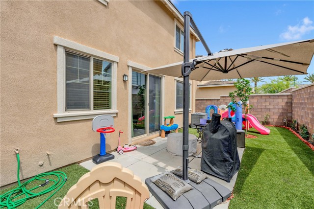 16718 Wyndham Lane, Fontana CA: https://media.crmls.org/medias/8689b545-cb45-4091-b564-cee8a92bfe4a.jpg