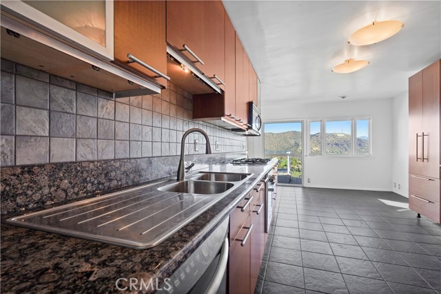 Detail Gallery Image 16 of 53 For 7027 Macapa, –,  CA 90068 - 2 Beds | 3 Baths