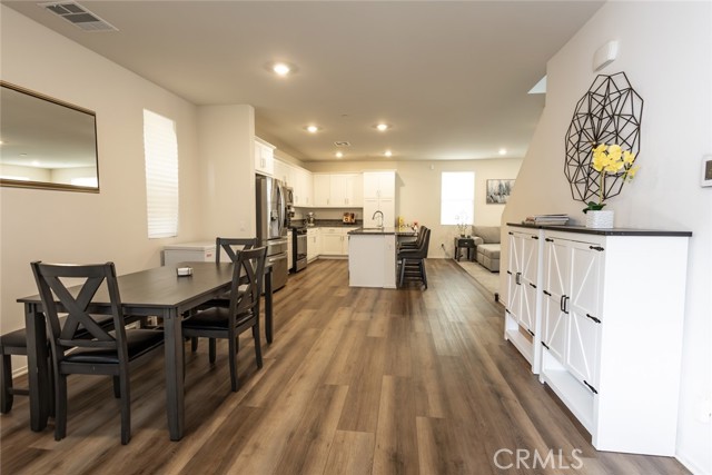 1810 Park Place Lane, Riverside CA: https://media.crmls.org/medias/868a4c7c-2dfa-4455-868f-6b33dfec8e73.jpg