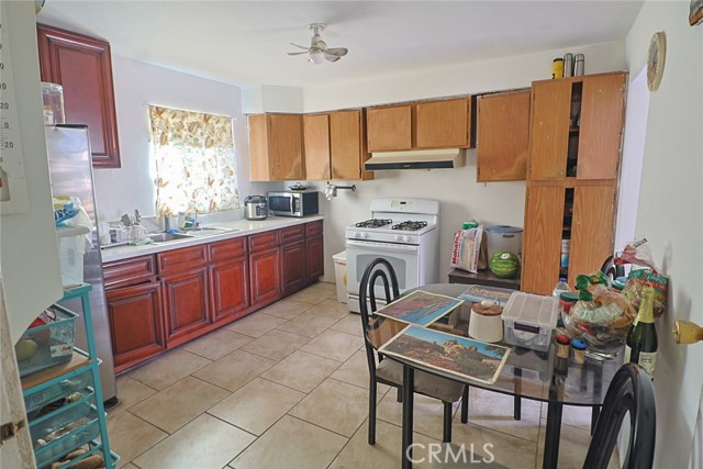 8005 Oleander, Fontana CA: https://media.crmls.org/medias/868ab4b4-e718-40b6-9db3-78c76de7003d.jpg