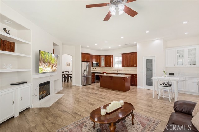 Detail Gallery Image 15 of 37 For 41814 Corte Lara, Temecula,  CA 92592 - 4 Beds | 3 Baths