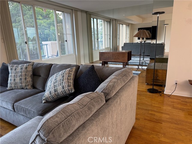 Detail Gallery Image 4 of 38 For 850 E Ocean Bld #B3,  Long Beach,  CA 90802 - 2 Beds | 2/1 Baths