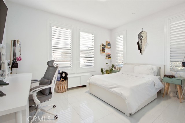 208 Ocean Place, Seal Beach CA: https://media.crmls.org/medias/868c58dd-3bc2-4440-a307-dd3b8f7f7641.jpg