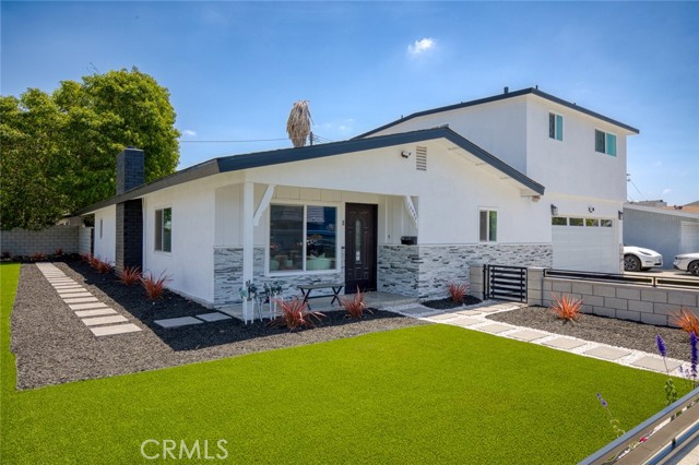 Detail Gallery Image 2 of 38 For 13502 Jackson St, Westminster,  CA 92683 - 5 Beds | 3 Baths