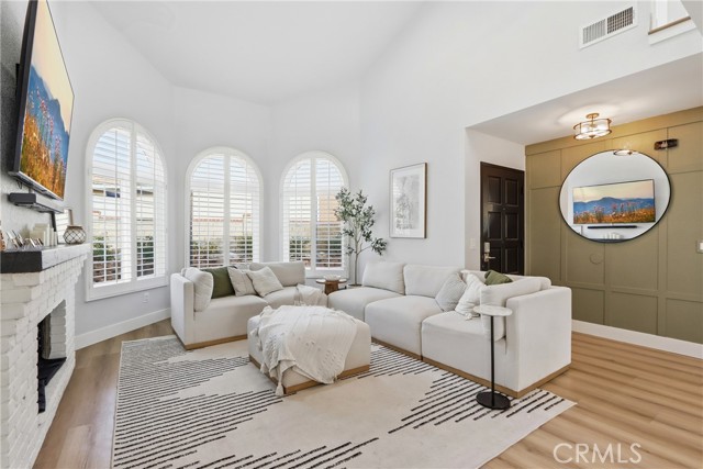 Detail Gallery Image 7 of 49 For 29161 Corales, Canyon Country,  CA 91387 - 3 Beds | 3 Baths