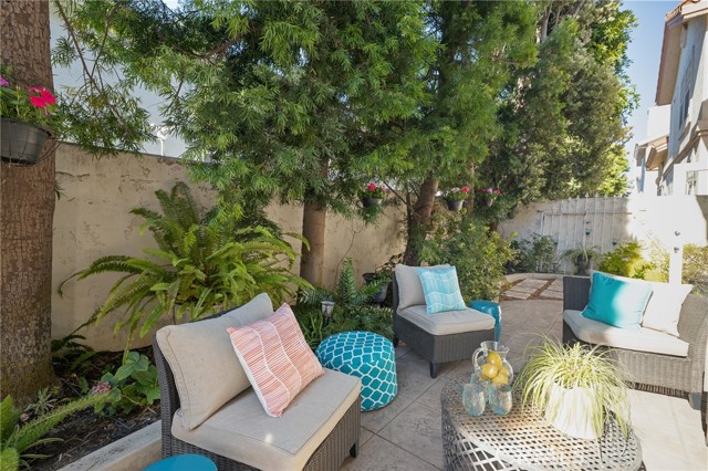 2403 Voorhees Avenue, Redondo Beach, California 90278, 4 Bedrooms Bedrooms, ,3 BathroomsBathrooms,Residential,Sold,Voorhees,SB22138890