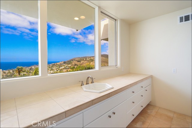 Detail Gallery Image 40 of 43 For 1284 Coronado Dr, Laguna Beach,  CA 92651 - 3 Beds | 2/1 Baths