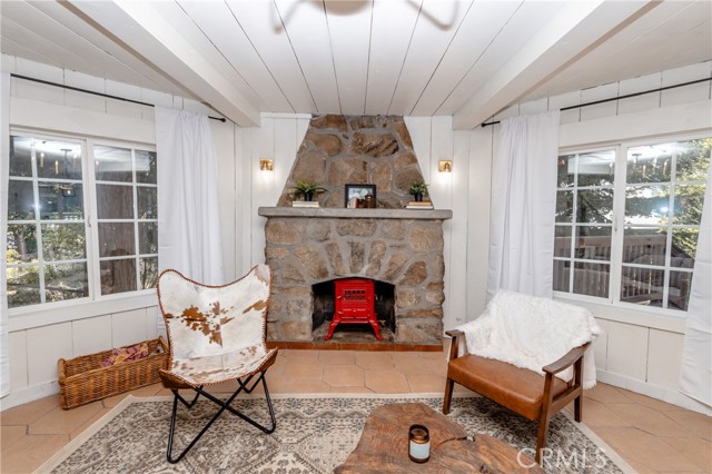 Detail Gallery Image 7 of 29 For 26433 Lake Forest Dr, Twin Peaks,  CA 92391 - 1 Beds | 1 Baths