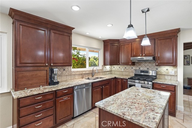 Detail Gallery Image 10 of 39 For 63 Our Way, Chico,  CA 95973 - 3 Beds | 2/1 Baths