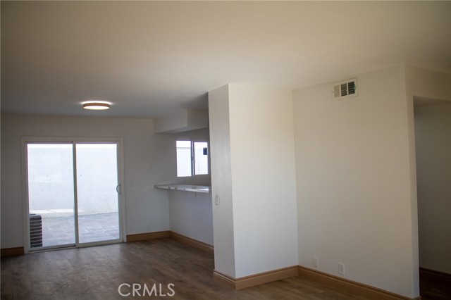 347 N Eucalyptus Avenue, Rialto CA: https://media.crmls.org/medias/868ea4d5-ff24-47ba-ac2f-4434840c5598.jpg