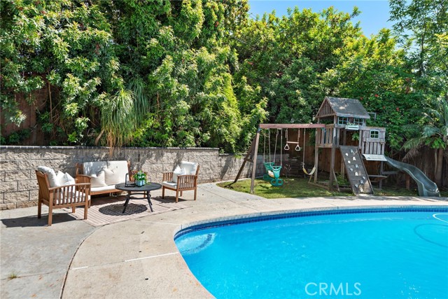 Detail Gallery Image 7 of 26 For 23076 Dune Mear Rd, Lake Forest,  CA 92630 - 4 Beds | 2 Baths