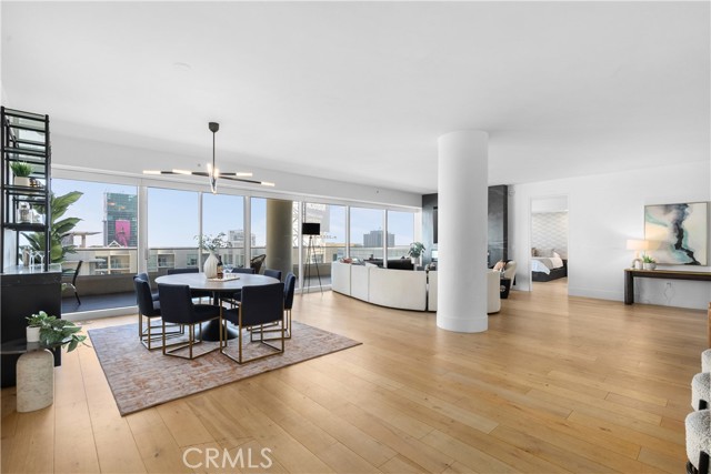 6250 Hollywood Boulevard, Los Angeles CA: https://media.crmls.org/medias/868ed261-26d5-4ca2-bc7c-4c5a4d60076e.jpg