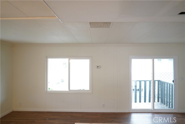9391 California Ave, Riverside CA: https://media.crmls.org/medias/868eff26-337d-4f9f-bda8-57575e7c7156.jpg