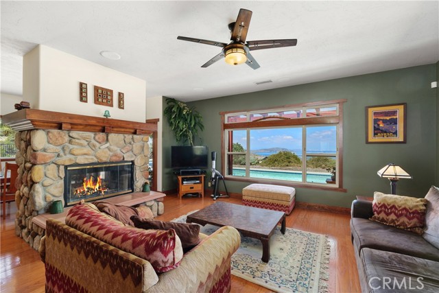 21475 Ridgedale Drive, Lake Mathews CA: https://media.crmls.org/medias/868f44ce-0d2f-4988-b578-65ccf7a0a380.jpg