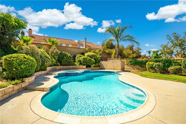 28852 Woodside Drive, Saugus CA: https://media.crmls.org/medias/869143b4-41ca-4967-8620-f58045906ac2.jpg