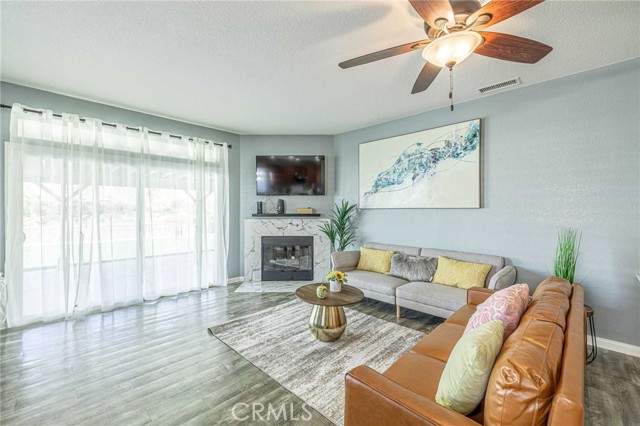 Detail Gallery Image 5 of 35 For 37058 Alton Dr, Palmdale,  CA 93550 - 4 Beds | 2 Baths