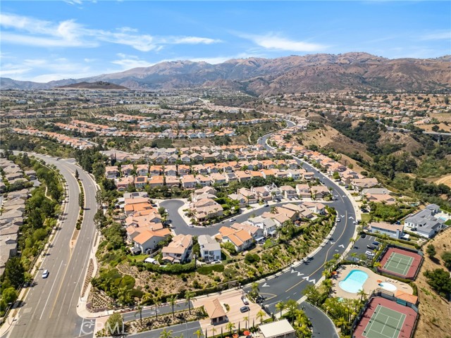 19900 Mariposa Creek Way Way, Porter Ranch CA: https://media.crmls.org/medias/8691551d-298d-4de7-905a-6e7bd4c7f03e.jpg