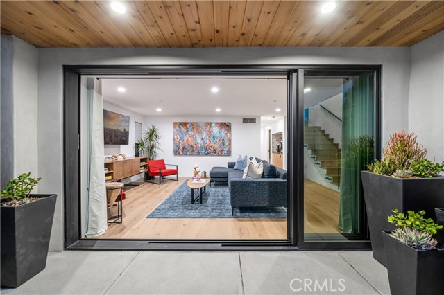 171 Savona Walk, Long Beach CA: https://media.crmls.org/medias/8691cfea-577f-45c6-9532-1be16302e7d1.jpg
