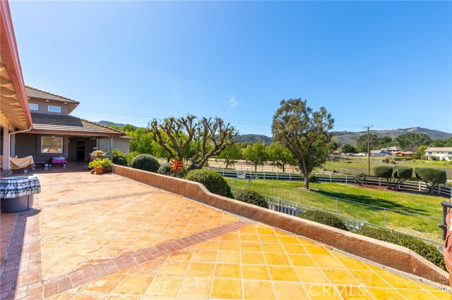 43991 John Warner Road, Temecula CA: https://media.crmls.org/medias/8692e1ca-f9ee-4c24-8884-c4be40959cf5.jpg