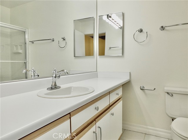 121 Sinclair Avenue, Glendale CA: https://media.crmls.org/medias/8693a8f2-b897-4f92-bc27-25fb28070549.jpg