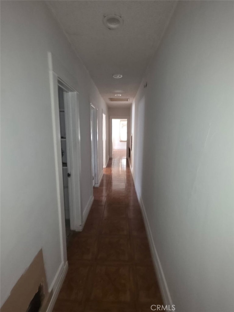 https://media.crmls.org/medias/8693e509-c499-49a7-a279-f84f8fc2703c.jpg?preset=X-Large
