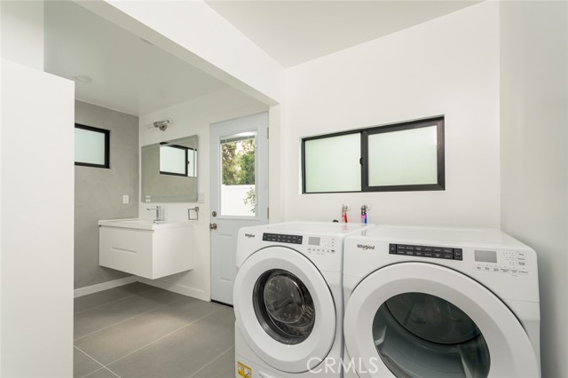 Detail Gallery Image 20 of 48 For 19806 Needles, Chatsworth,  CA 91311 - 3 Beds | 3 Baths