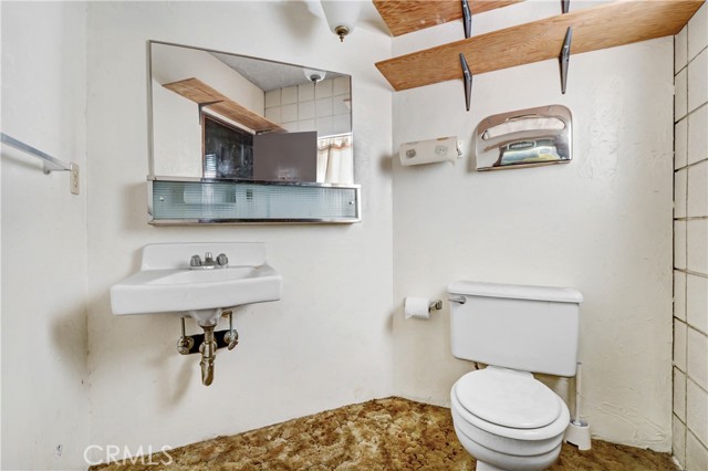 Image 17 of 18 For 26325 Pine Avenue