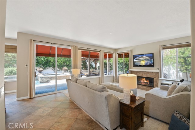 411 Bolivia, San Clemente CA: https://media.crmls.org/medias/86951d4b-2e9d-46c6-a642-89fdeead43e4.jpg