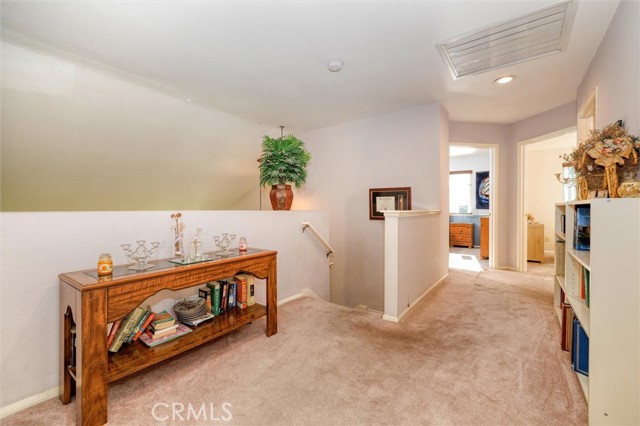 Detail Gallery Image 15 of 30 For 11849 Kathyann St, Sylmar,  CA 91342 - 3 Beds | 2/1 Baths