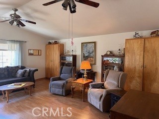 https://media.crmls.org/medias/869541c1-08bc-4c68-ad9e-dff5cd010561.jpg?preset=X-Large