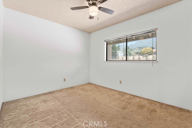 18510 Santa Fe Avenue, San Bernardino CA: https://media.crmls.org/medias/86954b6d-8077-419d-9b20-7d9b18c5aa03.jpg