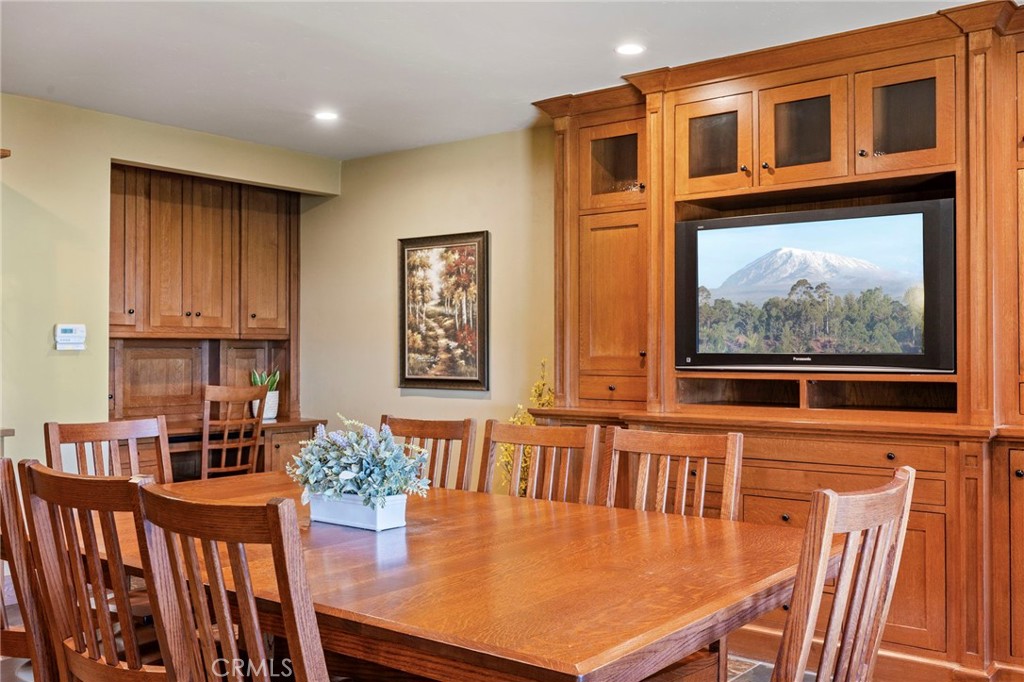 8696b457 9361 409f 9c83 4c722420f3eb